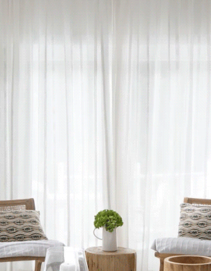 <em>Drapery</em> Now<br>In <em>Motion</em> <em>Drapery</em> Now<br>In <em>Motion</em>